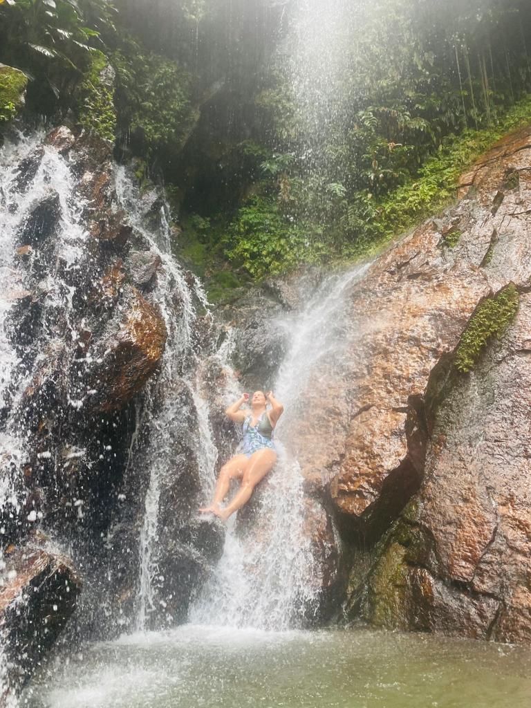 AGUITA DE COCO EN SALTO DE LA BRUJA