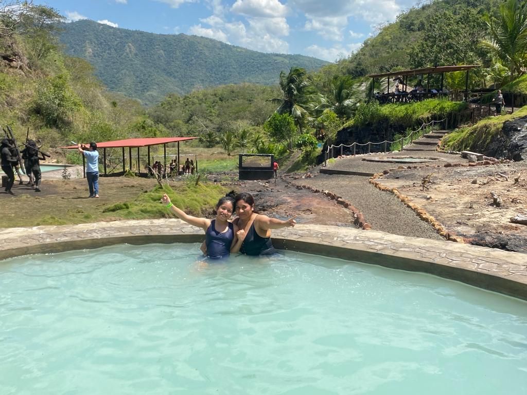 Laguna Azul con los Aguita de coco