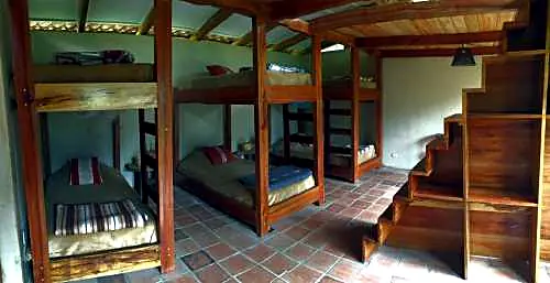Habitación familiar con vista a la catarata