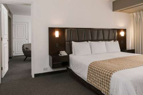 habitacion suite del hotel costa del sol -trujillo golf