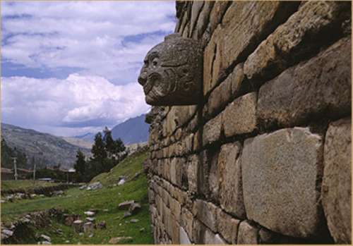 impresionantes esculturas de la cultura chavin