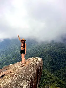 Posando para la foto en el alto shilcayo tour en tarapoto