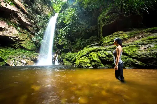 toma de la catarata de Huacamaillo en Tarapoto