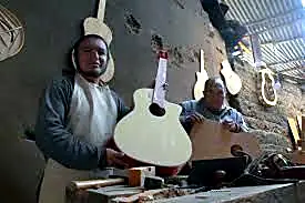 TOURS NAMORA, RUTA DE LAS GUITARRAS.