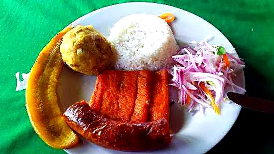 Almuerzo en Tarapoto 1 