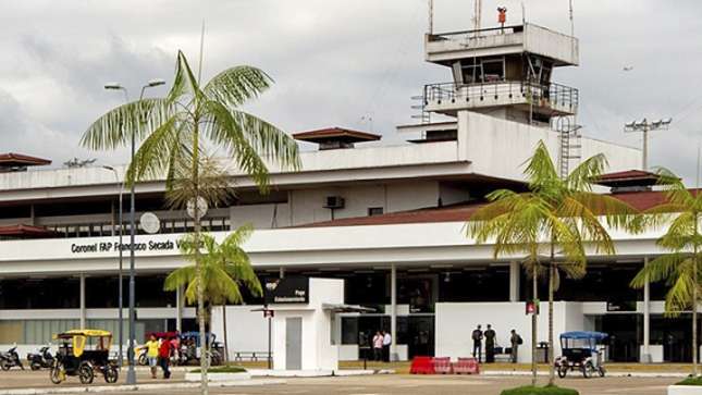 Servicio de traslado del aeropuerto de Iquitos a Hotel en auto